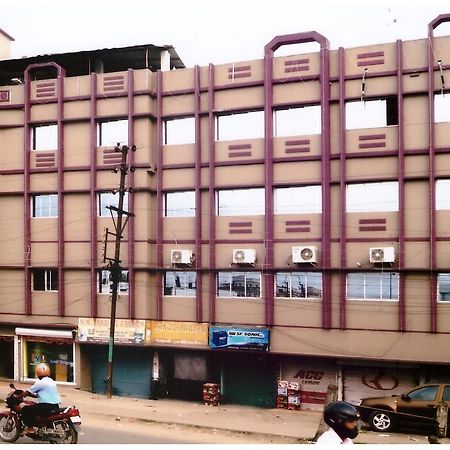 Hotel Vinayak Māldah Екстериор снимка