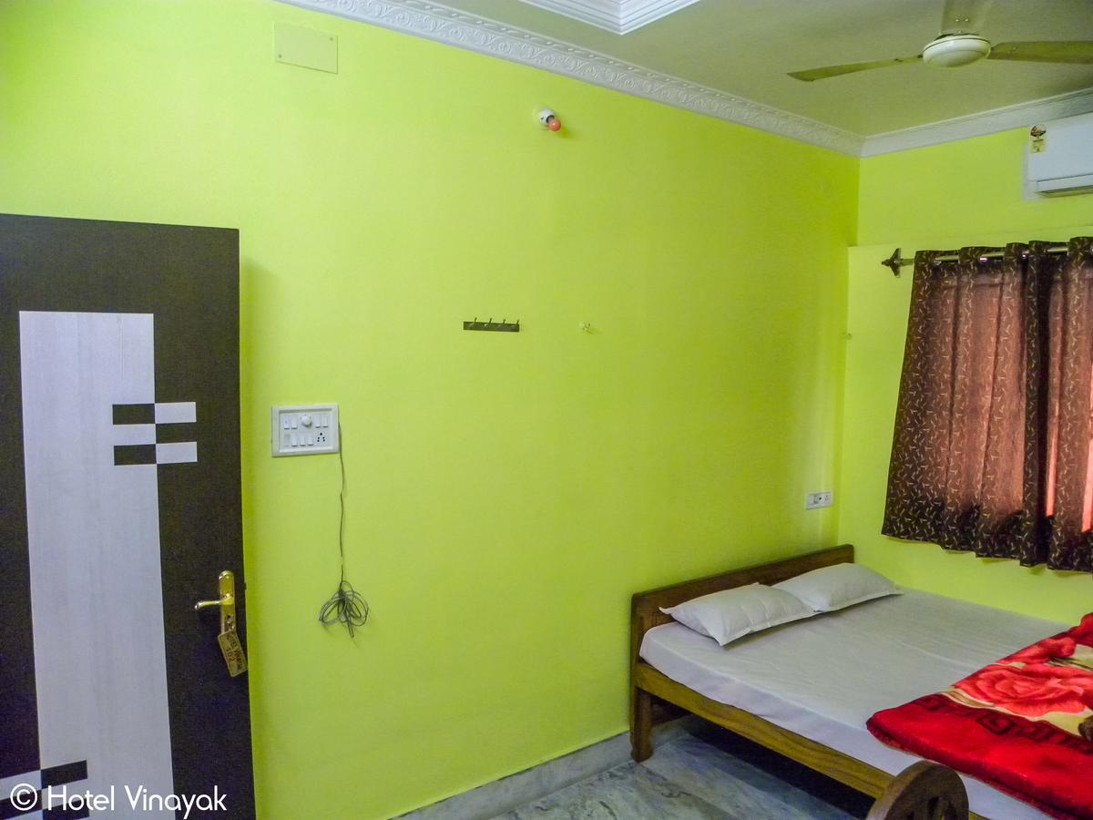 Hotel Vinayak Māldah Екстериор снимка