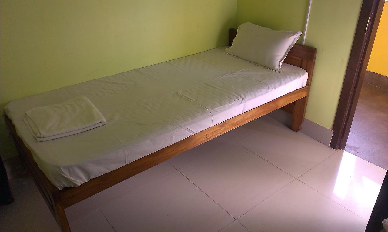 Hotel Vinayak Māldah Екстериор снимка