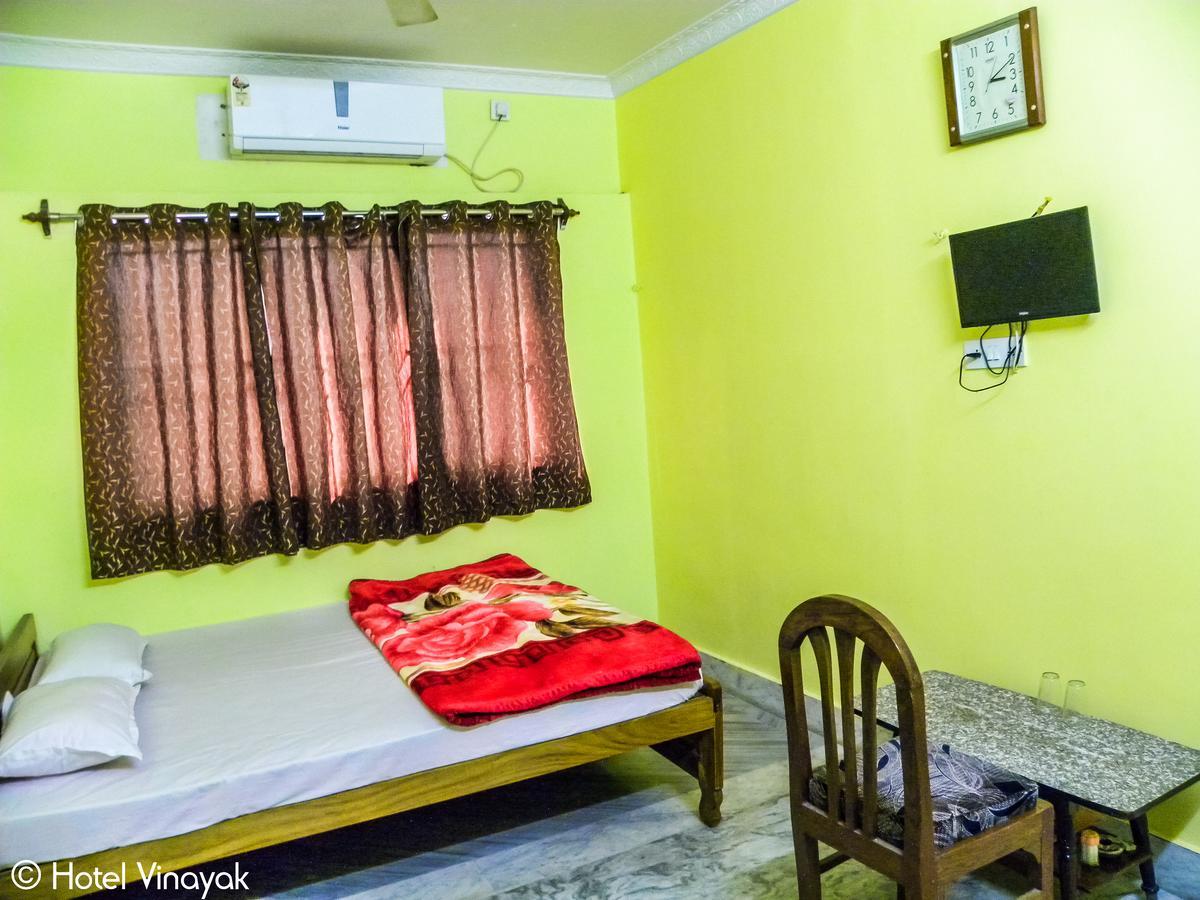 Hotel Vinayak Māldah Екстериор снимка