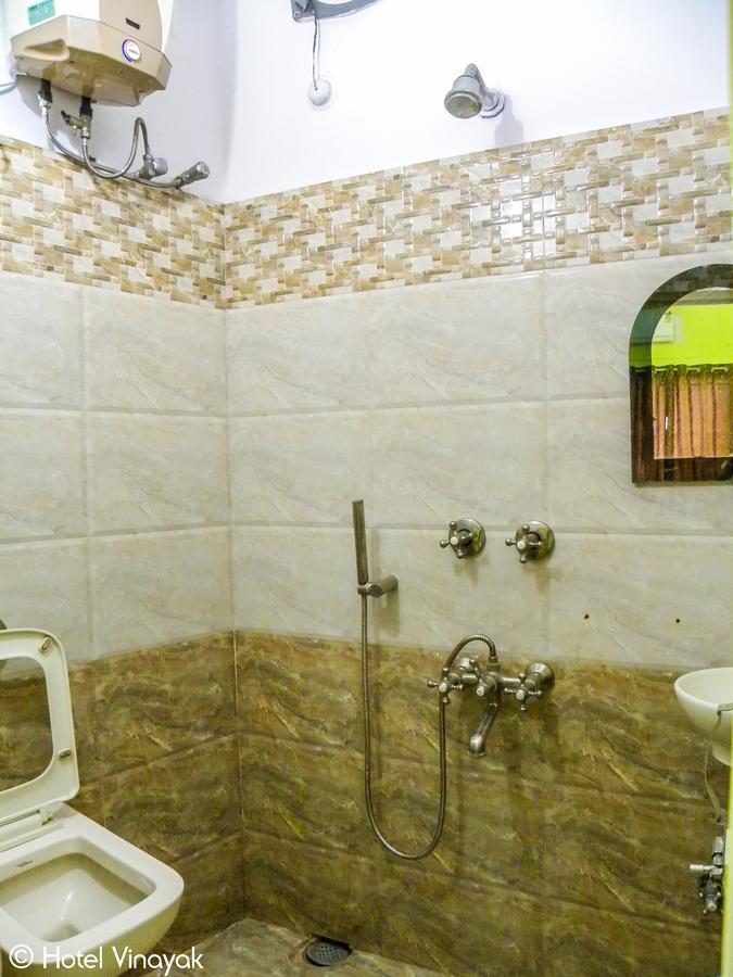 Hotel Vinayak Māldah Екстериор снимка